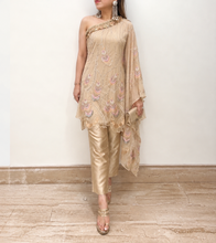 Load image into Gallery viewer, Feather tunic
