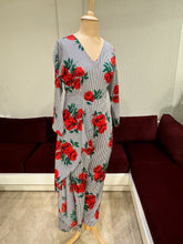 Load image into Gallery viewer, Floral Jumpsuit
